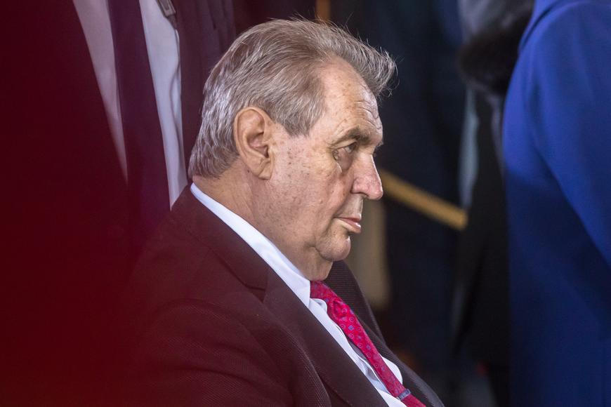 Sněmovna zvažuje návrh na vyznamenání pro Zemana, rozhodne prezident Pavel