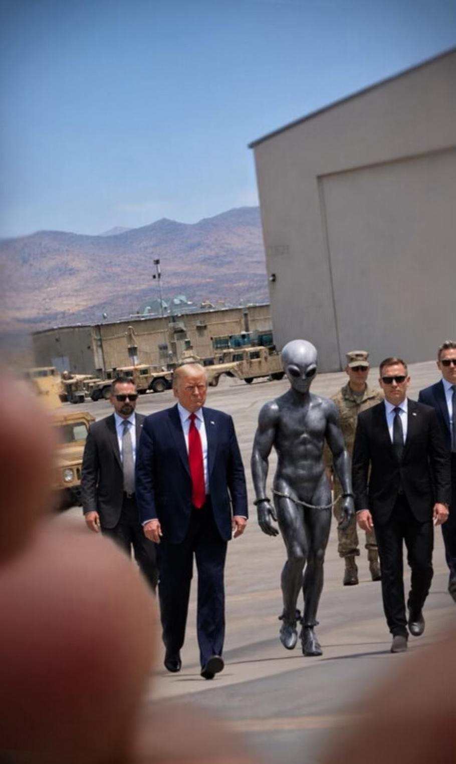 Donald Trump sdílel AI obrázek s mimozemšťanem.