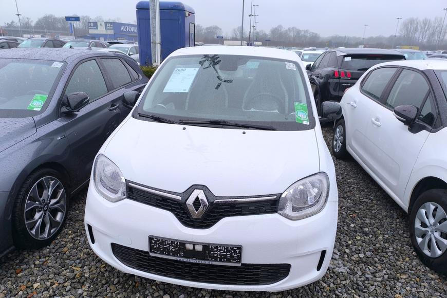 Tržby v maloobchodu rostou pomaleji, e-shopům se ovšem daří