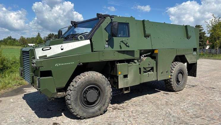 Několik analýz, které má ministerstvo obrany k dispozici, ukázalo, že nejvhodnějším vozidlem pro potřeby české armády je Bushmaster (na snímku). S ním půjde do chystaného tendru státní podnik VOP CZ.