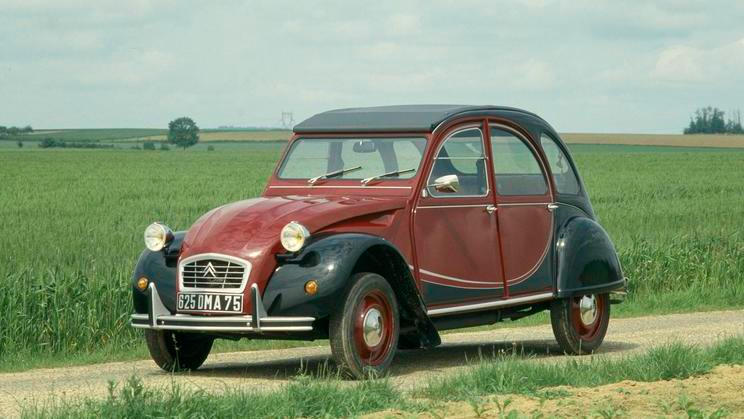 Stellantis chystá malý levný elektromobil pro masy. Mohl by se vrátit Citroën 2CV?