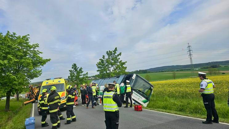Nehoda autobusu na Rokycansku