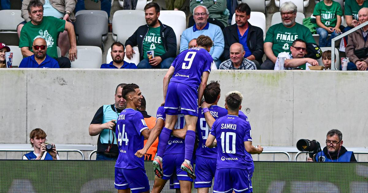 Karviná slaví první trofej v historii. Jablonec se ve finále poháru oslabil zkratem