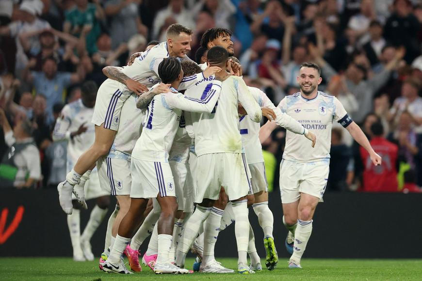 Rekordman Emery vyhrál popáté Evropskou ligu. Tentokrát s Aston Villou