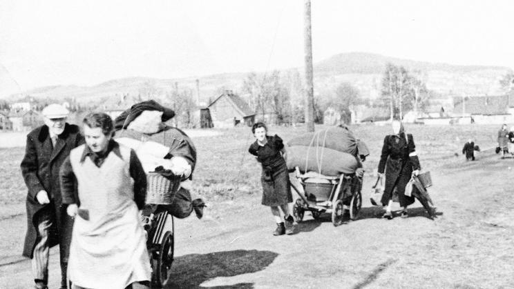 Odsun Němců. Archivní fotografie.