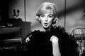 V muzikálu Pojď, budeme se milovat (1960) si Marilyn Monroe zahrála a zazpívala spolu s Yvesem Montandem.
