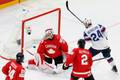 Cam Talbot inkasuje v zápase Kanada - Norsko na MS 2026.