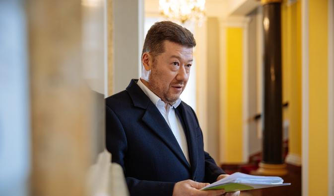 Schůze vlády, Tomio Okamura