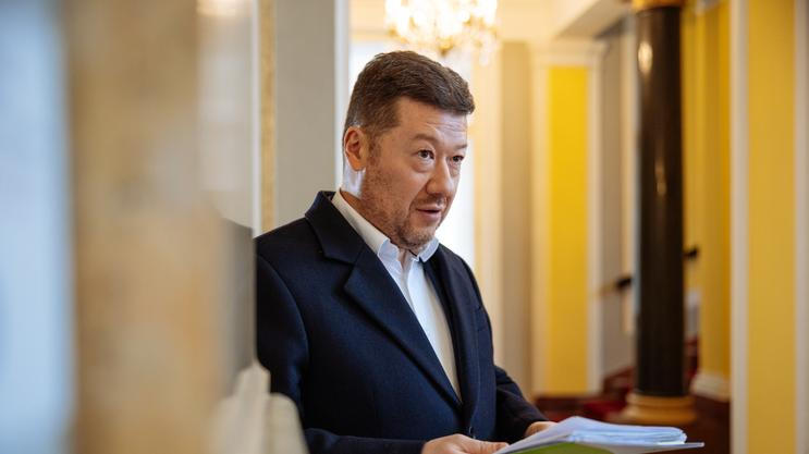 Schůze vlády, Tomio Okamura