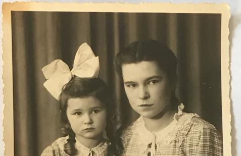 Christel a Doris Jesenské v roce 1943.