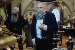 Miloš Kopecký a Augustín Kubán ve filmu Tajemství hradu v Karpatech.