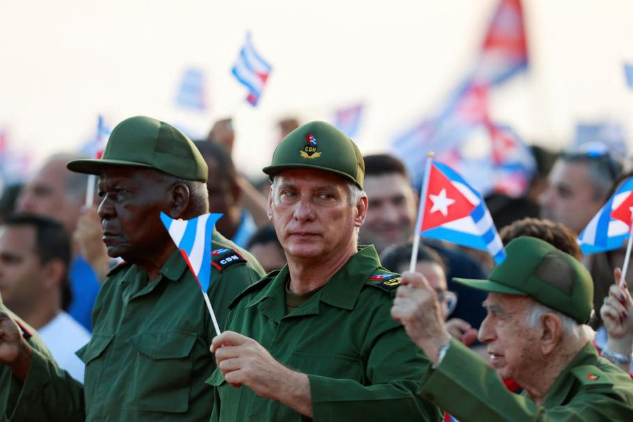 Protestů se zúčastnil i kubánský lídr Miguel Díaz-Canel (na snímku uprostřed).