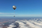 Ukrajinci testují novou taktiku na zefektivnění dronů. Do nebe je vynáší horkovzdušnými balóny.