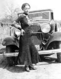 Ráno 23. května 1934 čekala policejní jednotka na opuštěné silnici u města Gibsland v Louisianě. Jako návnada posloužilo odstavené auto otce člena gangu Henryho Methvina. 
