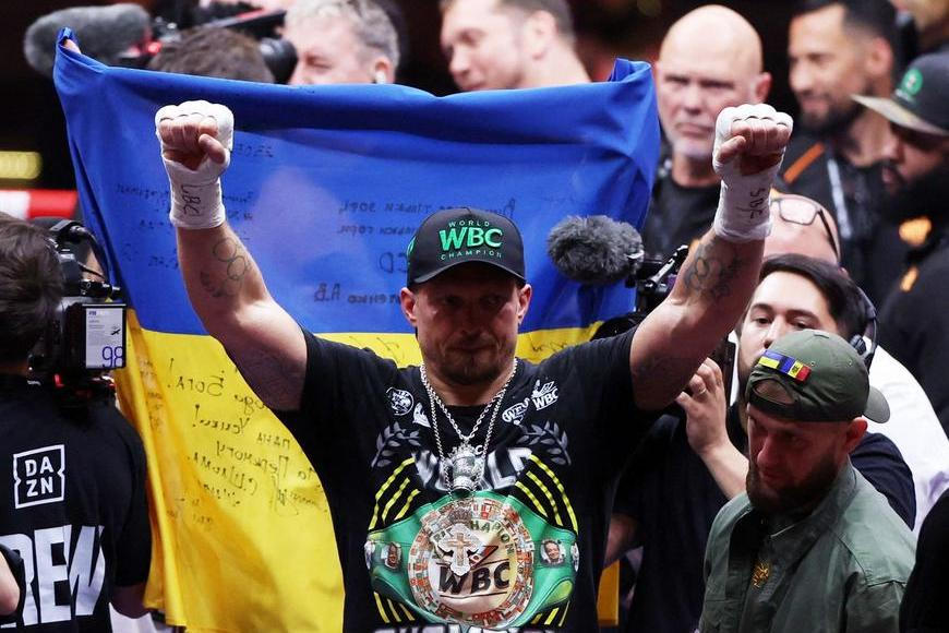 Kickboxerská legenda trápila šampiona. Usyk rozhodl až před koncem