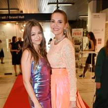 Dara Rolins, dcera Laura