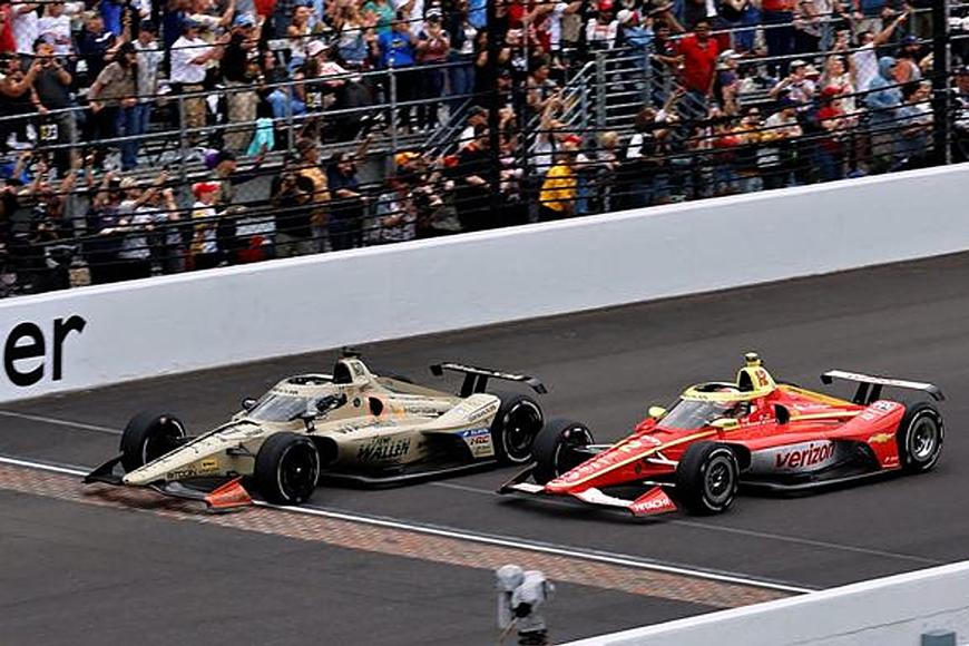 O méně než mrknutí oka. Švéd urval nejšílenější triumf historie Indy 500