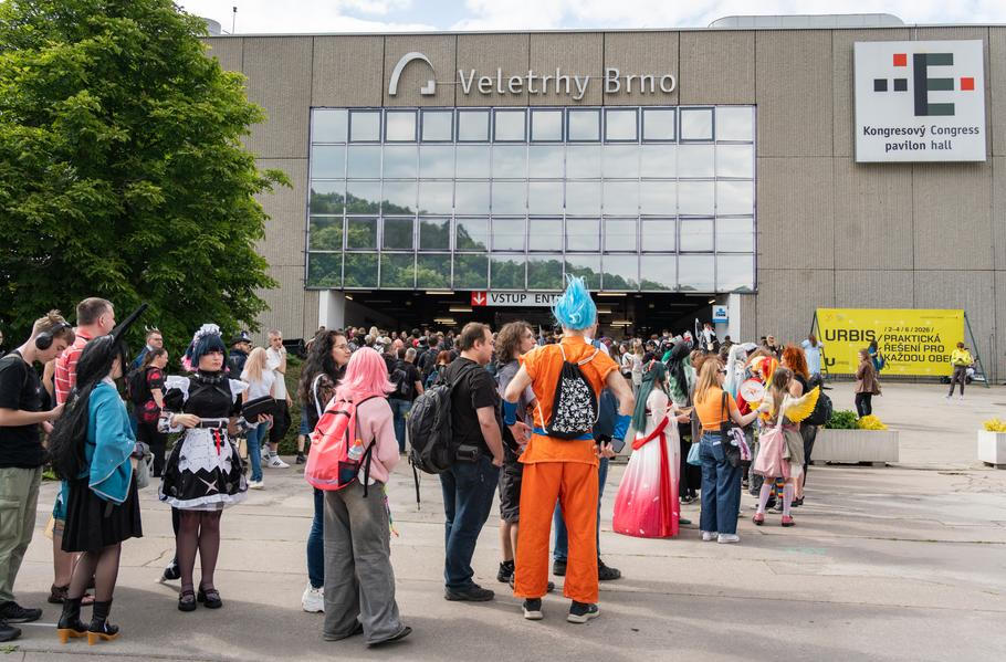 I brána E byla vyhrazena pro Animefest. To už ale demonstranti z řad komunistů nevěděli.