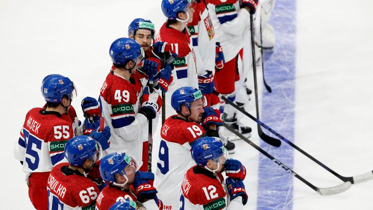 Smutní Češi po porážce v zápase MS 2026 Česko - Slovinsko
