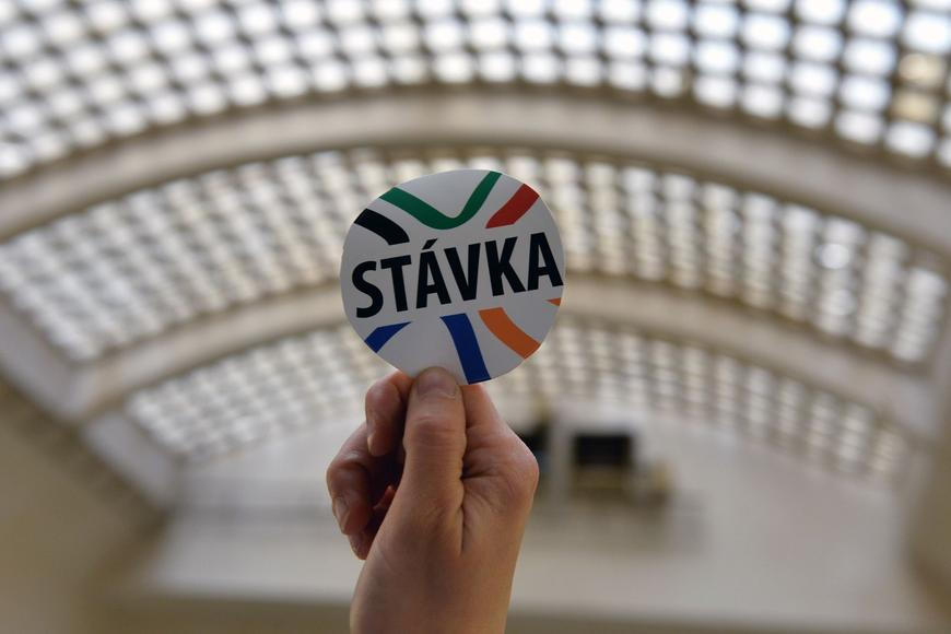 Odbory Agentury pro sociální začleňování vyhlásily stávku kvůli reorganizacím