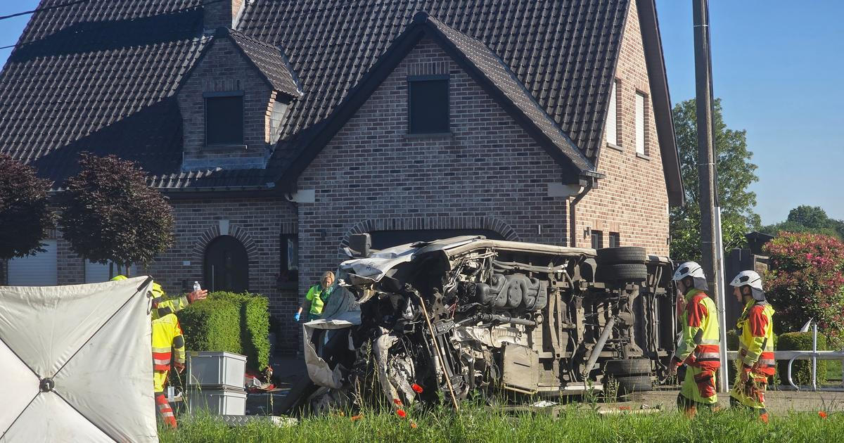 Na severu Belgie se srazil vlak se školním autobusem, na místě jsou mrtví