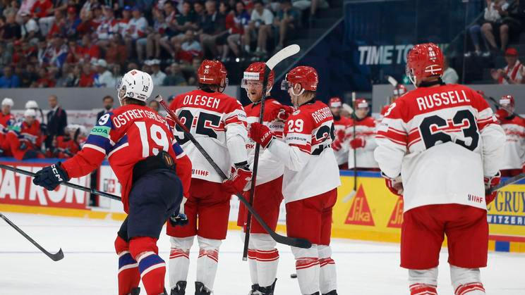 IIHF World Championships - Group B - Norway v Denmark