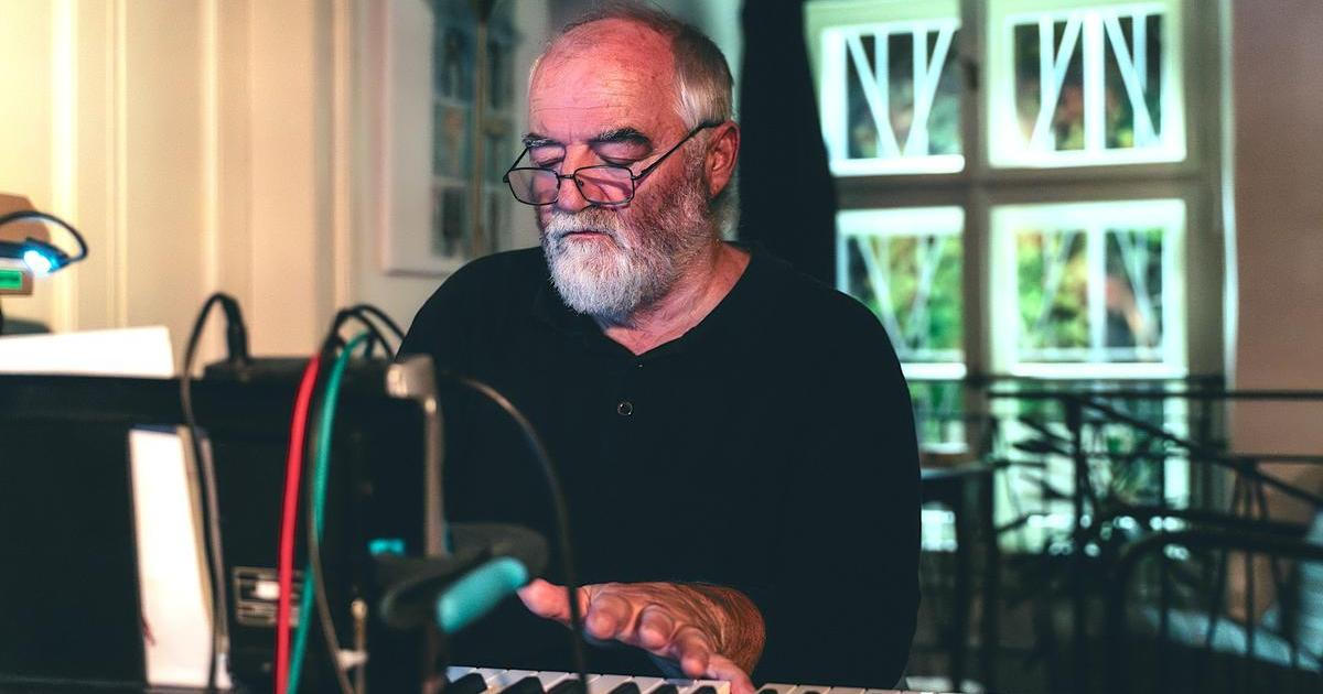 „Jednou se na našem koncertě rozbrečeli i pankáči,“ říká pianista kapely Končinna