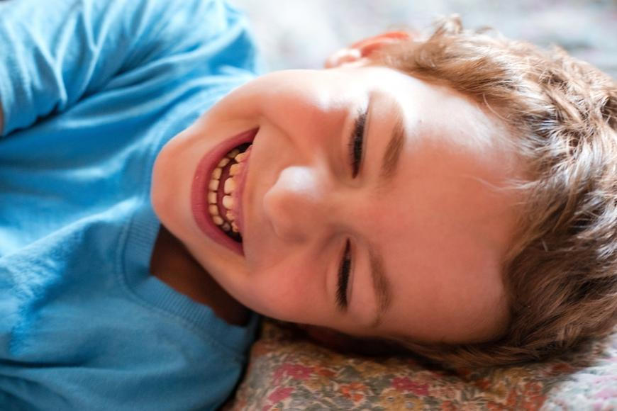 Přísná výchova je chyba. Expertka odhalila jedinou věc, která dokonale mění dětský mozek