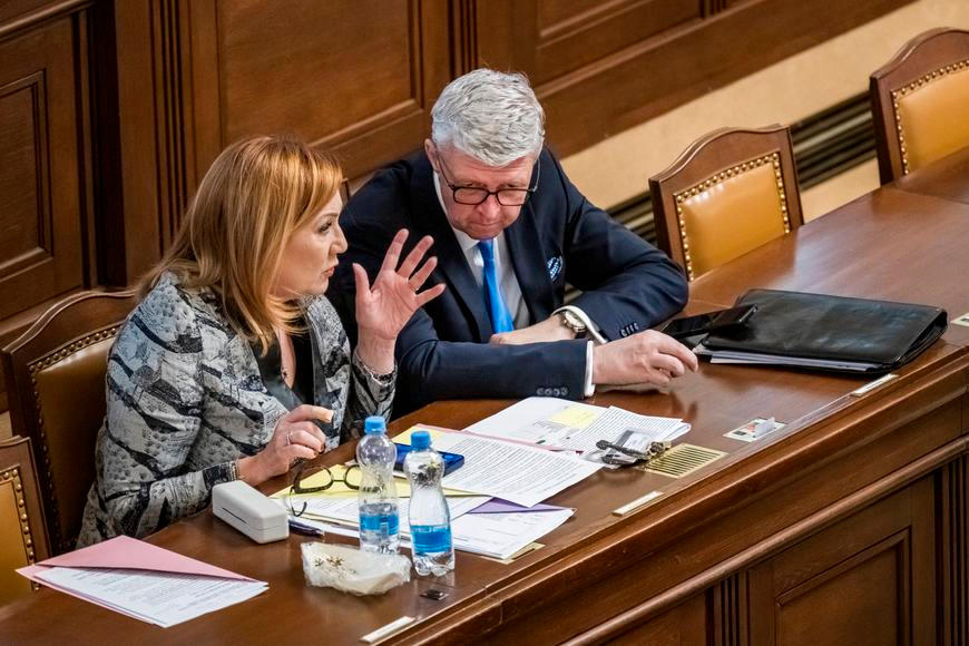 Sněmovna stvrdila snížení sociálních odvodů živnostníků na loňskou úroveň
