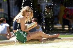 Heatwave persists in Paris