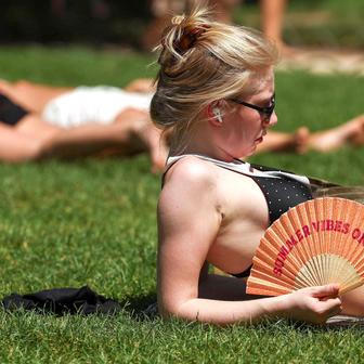 Heatwave persists in Paris