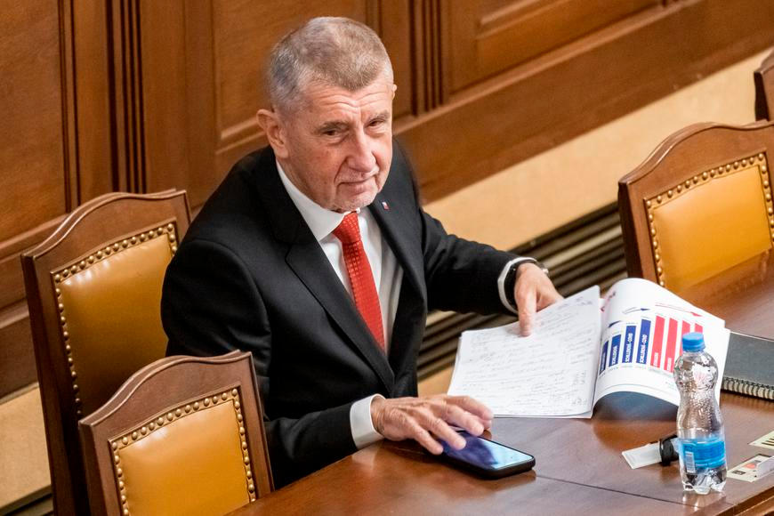 Neschváleno. Opozice se chtěla ptát na privatizaci Explosie, prostor nedostala