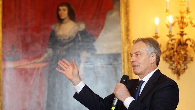 Ostře se Tony Blair pustil do některých klíčových ekonomických kroků současné vlády, které podle něj poškozují britský byznys a brzdí hospodářský růst. 