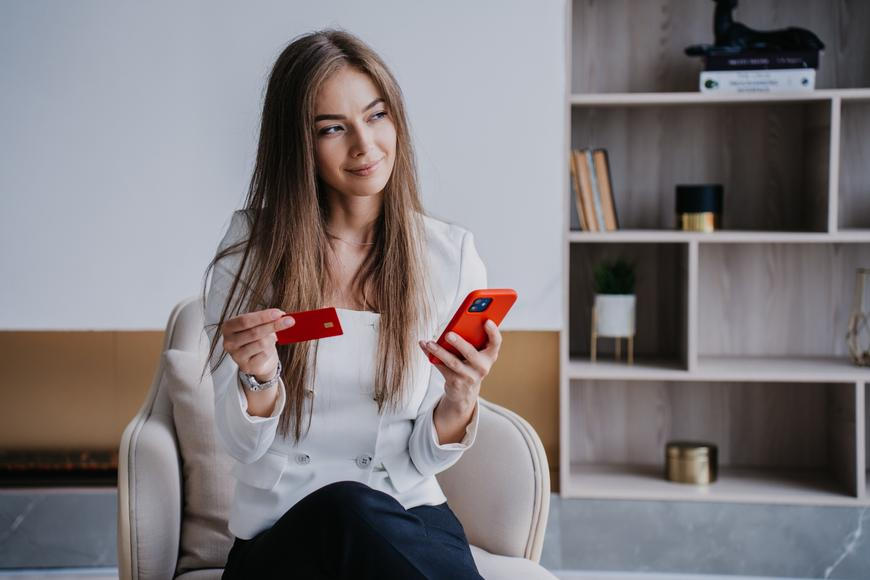 Peníze mizí v mobilu: proč utrácíme víc, než si myslíme