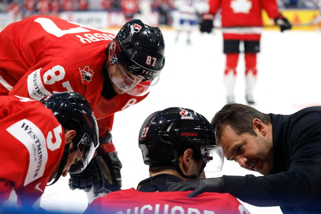 Zraněný Evan Bouchard v zápase MS 2026 Kanada - USA