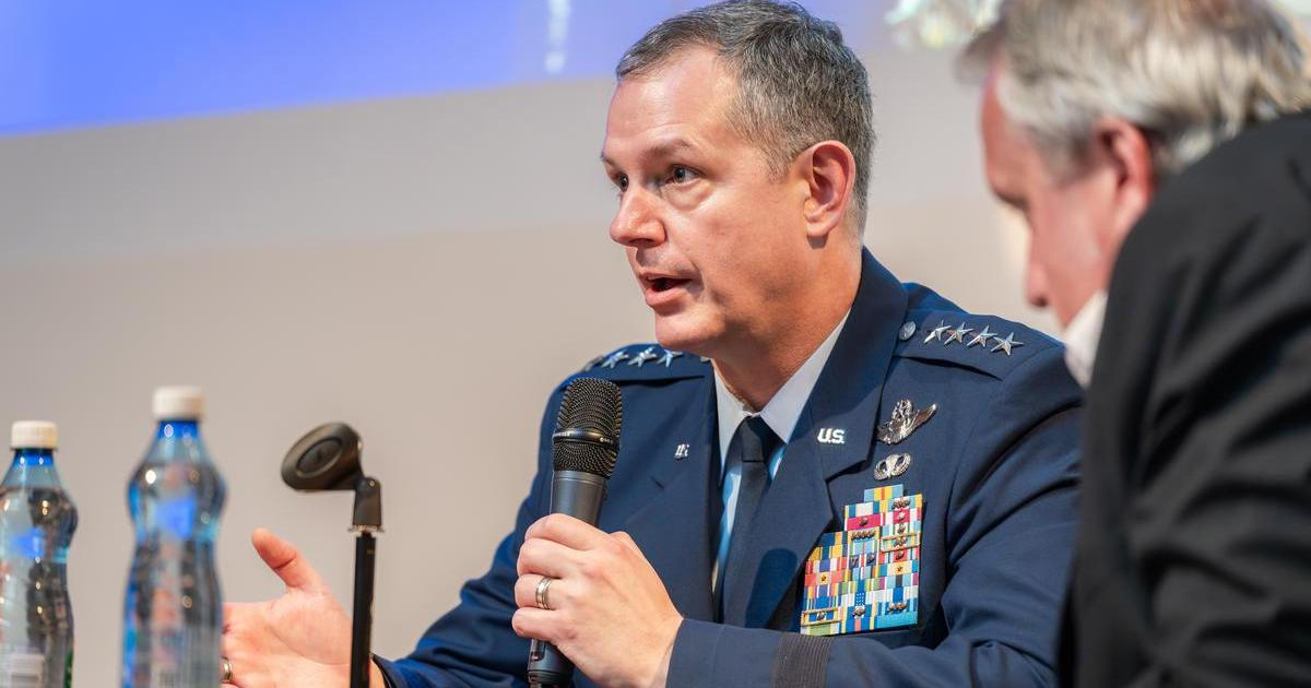 Klíčový velitel NATO zmínil téma, které Babiše bolí. Řehka sklidil ovace vestoje