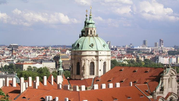 Malostranský chrám sv. Mikuláše, jehož mohutná kupole a štíhlá věž jsou neodmyslitelnou součástí panoramatu Pražského hradu, patří k nejpřednějším barokním stavbám Evropy.