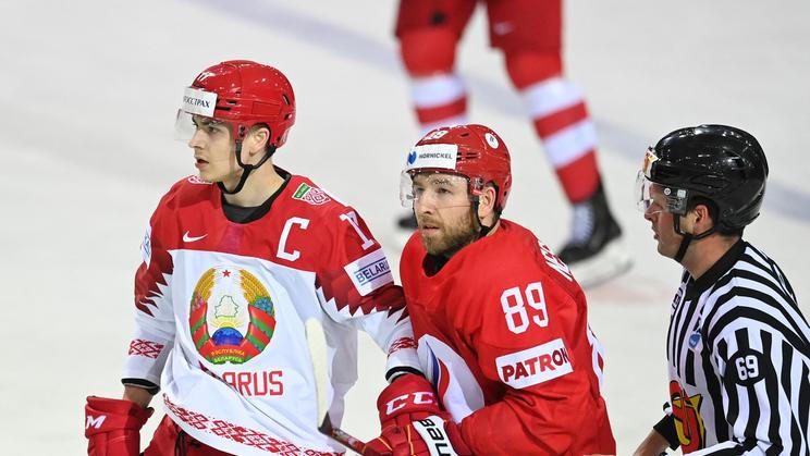 Jegor Šarangovič a Nikita Něstěrov v zápase Rusko - Bělorusko na MS v hokeji 2021