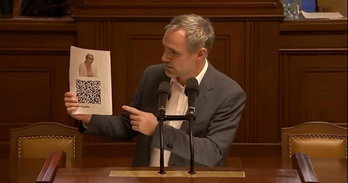 Hřib provokoval ministryni QR kódem. Naúčtoval jí dva miliony za byt