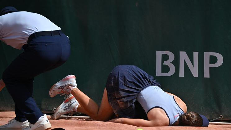 Zraněná Zeynep Sönmezová na Roland Garros 2026
