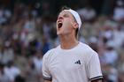 Jakub Menšík v zápase třetího kola Roland Garros 2026 proti Alexi de Minaurovi
