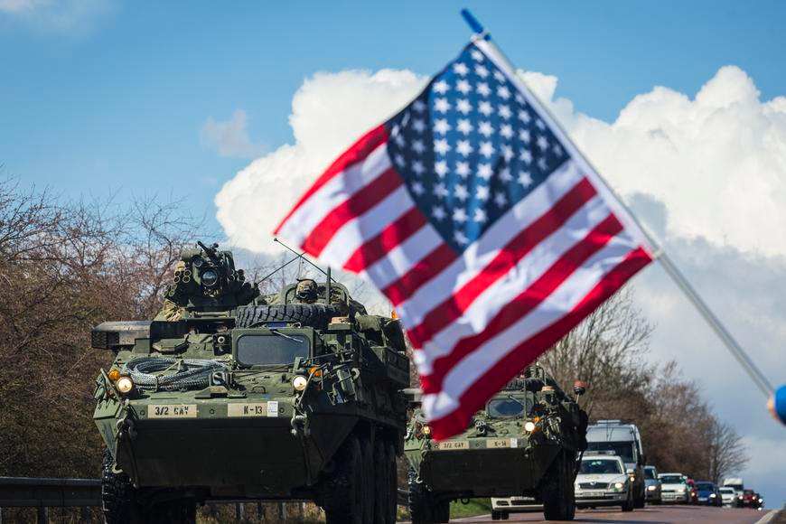 USA chtějí urychlit stažení jednotek z Evropy, spojencům to brzy oznámí