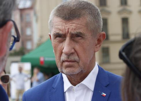 Premiér Andrej Babiš: ČNB dělá nesmyslnou politiku, která pomáhá komerčním bankám.