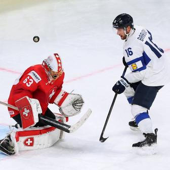 Aleksander Barkov v útočné akci