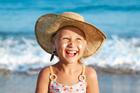Odborníci upozorňují, že dětská pokožka reaguje na UV záření úplně jinak než kůže dospělých.