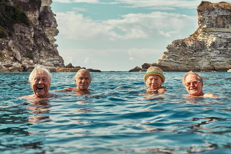 Herci Petr Kostka, Oldřich Kaiser, Dana Syslová a Jan Vlasák (zleva) během natáčení Pěti švestek.