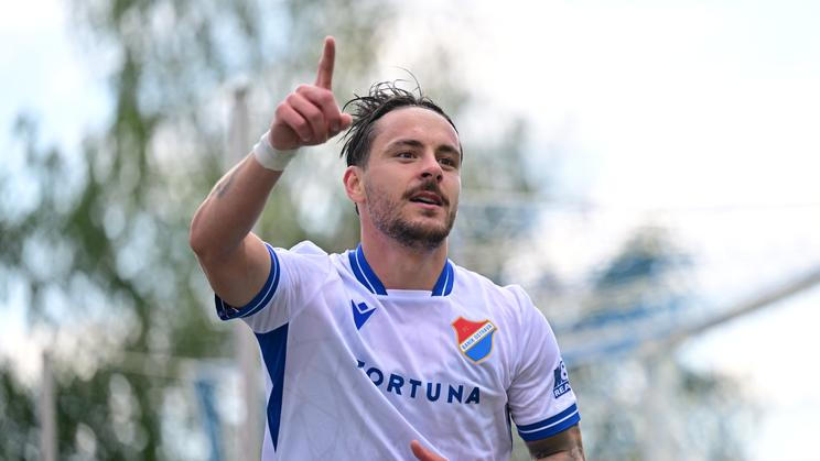Ostravský Daniel Holzer se raduje v odvetě baráže s Táborskem, v níž si Baník zajistil záchranu v lize.