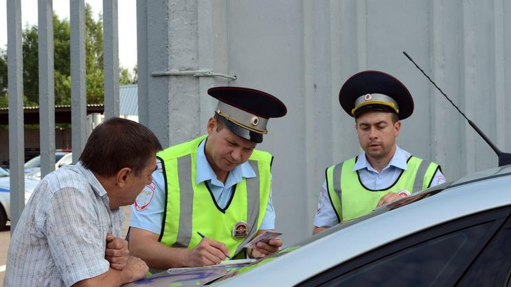 Dopravní policie v Rusku je proti vrakům na silnicích bezmocná, technické kontroly Vladimir Putin zrušil v únoru 2022. (ilustrační foto)