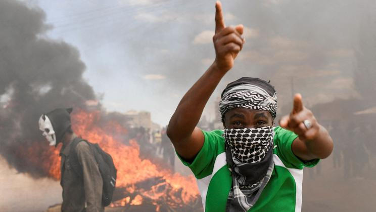 Protests against a U.S. Ebola quarantine plan in Kenya