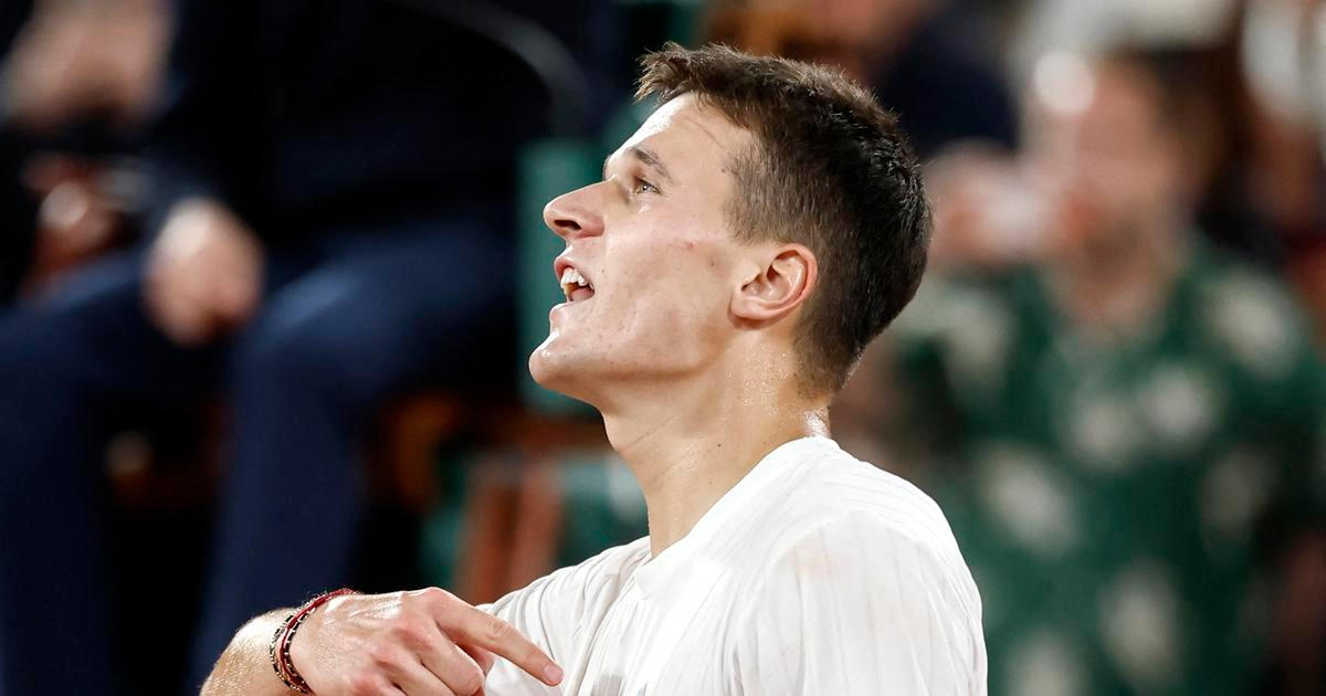 Skvělý Menšík! Po triumfu v souboji mladíků postoupil do pařížského finále
